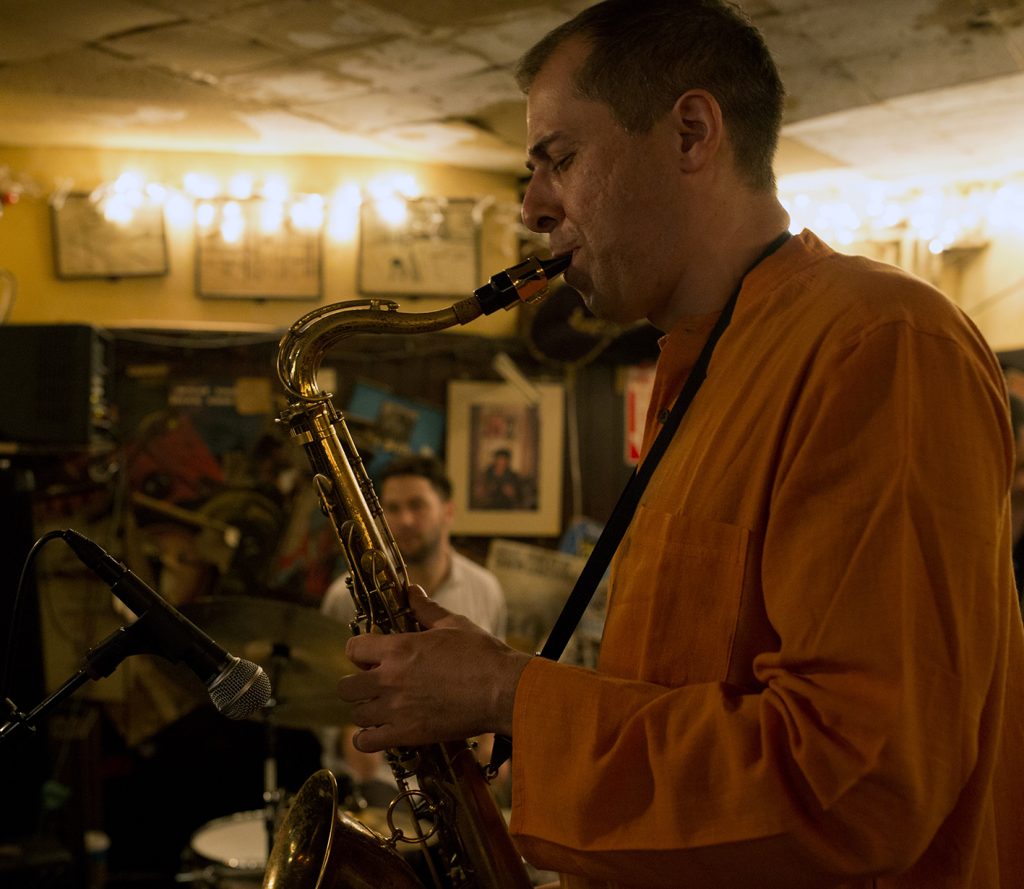 Profile image of Arun Luthra playing the saxophone